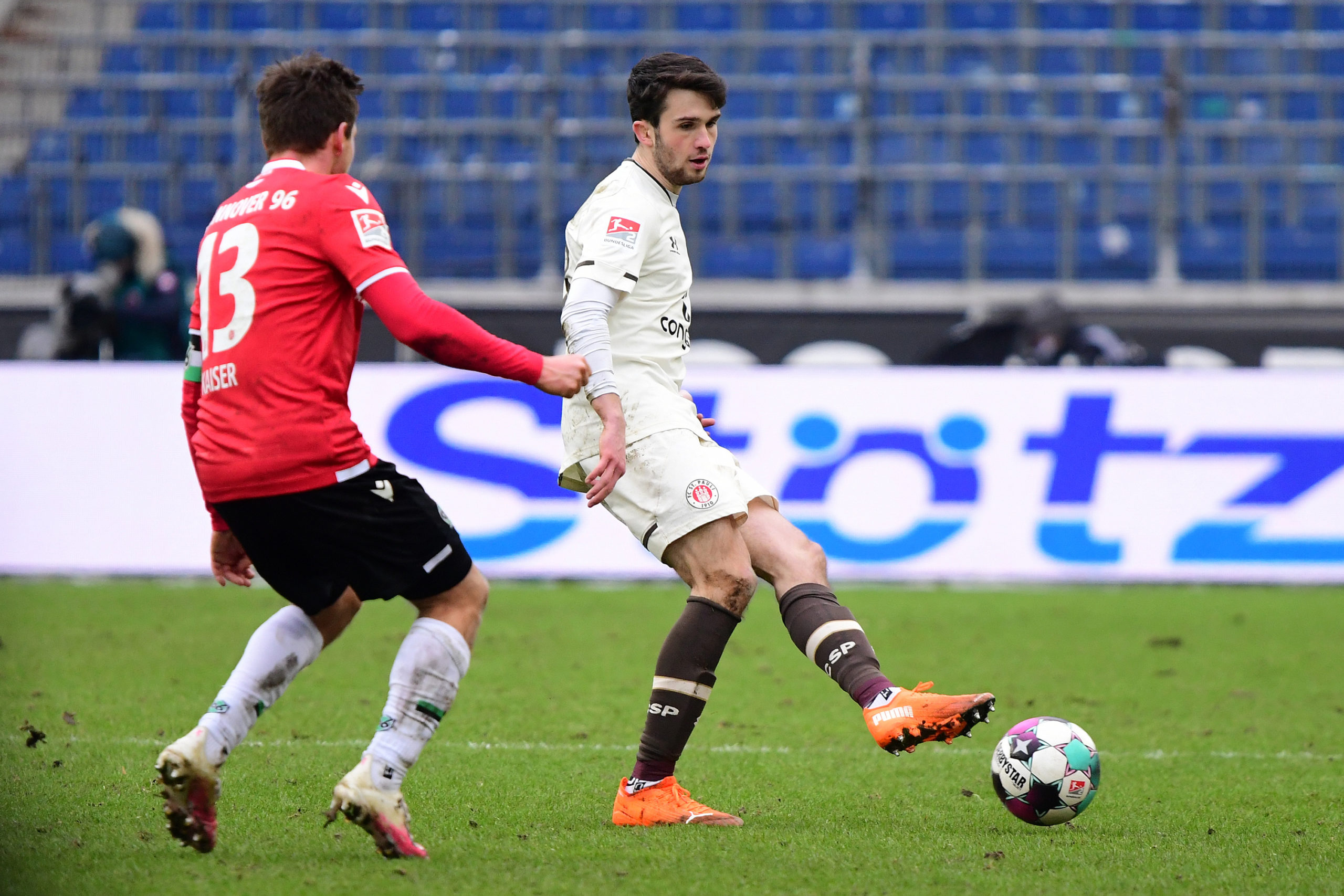 Leon Flach verlässt den FC St. Pauli MillernTon