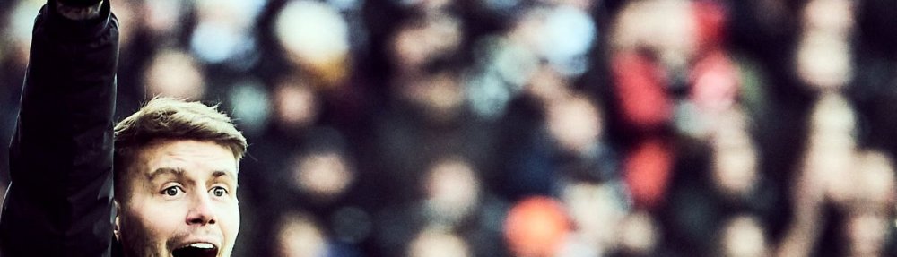 Hamburg, Deutschland, 11.03.2023 - Fabian Hürzeler, Trainer des FC St. Pauli, gibt Anweisungen im Spiel gegen die SpVgg Greuther Fürth - Copyright: Stefan Groenveld