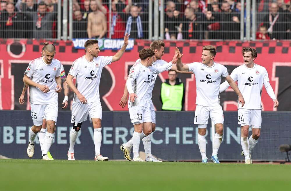 1. FC Nürnberg vs. FC St. Pauli 0:2 – Einfach Spitze