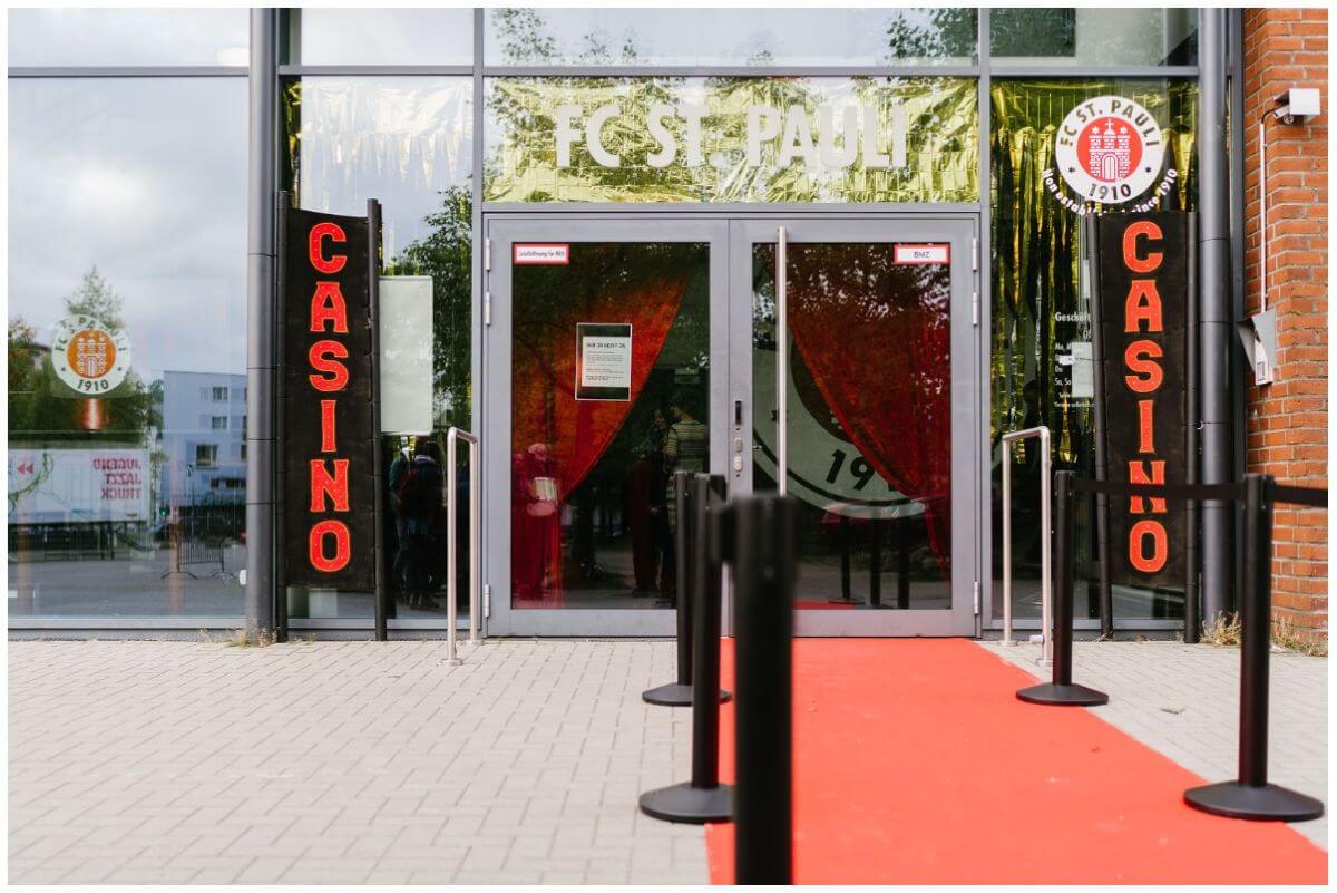 Casino-Eingang am Millerntor.