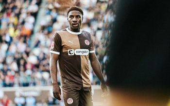 Hamburg, Deutschland, 09.08.2024, Millerntor-Stadion, FC St. Pauli - Atalanta Bergamo Dapo Afolayan (FC St. Pauli) traf beim Testspiel gegen Atalanta Bergamo zum zwischenzeitlichen 2:0 für den FCSP. Copyright: Stefan Groenveld