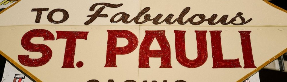 Werbetafel: "Welcome to fabulous St. Pauli Casino" im Stile der Las Vegas-Schilder