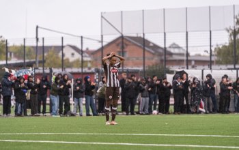 Midou Loubongo (FC St. Pauli) beim Spiel gegen den SV Henstedt-Ulzburg. 05.10.2025, FeldArena