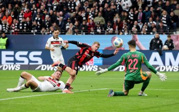 FRANKFURT AM MAIN, GERMANY - OCTOBER 25: Jonathan Burkardt of Eintracht Frankfurt scores his team's second goal during the Bundesliga match between Eintracht Frankfurt and FC St. Pauli at Deutsche Bank Park on October 25, 2025 in Frankfurt am Main, Germany. (Photo by Alex Grimm / Getty Images)