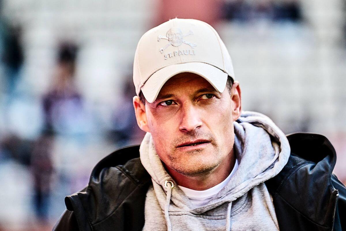 Hamburg, Deutschland, 19.10.2025, Millerntor-Stadion, Bundesliga, FC St. Pauli - TSG Hoffenheim Alexander Blessin, Cheftrainer des FC St. Pauli Copyright: Stefan Groenveld