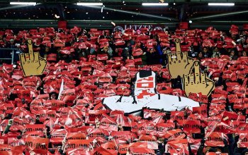 Protest gegen die Innenminiterkonferenz /IMK) beim Spiel FC St. Pauli gegen Union Berlin, am 23.11.2025 am Millerntor in Hamburg. // (c) Stefan Groenveld