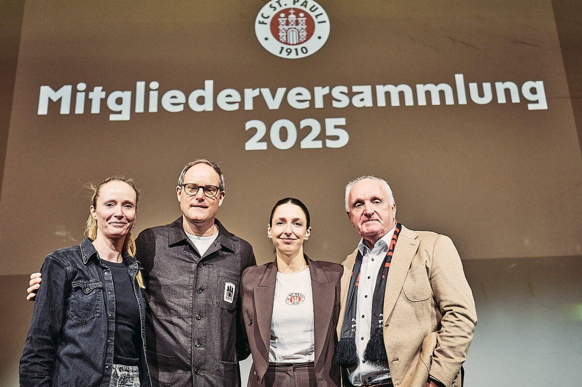 FC St. Pauli Mitgliederversammlung 2025
Das neue Präsidium: Hanna Obersteller, Oke Göttlich, Luise Gottberg, Jochen Winand. // (c) Stefan Groenveld