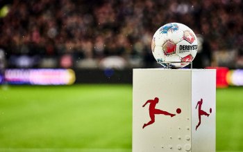 Vor dem Spiel liegt der Ball für die Partie bereit.