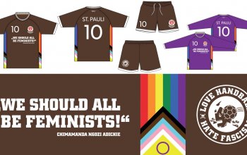 Handballtrikots in Braun-Weiß mit der Aufschrift: "We should all be feminists"