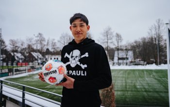 Taichi Hara (FC St. Pauli) an der Kollaustraße. // (c) FC St. Pauli