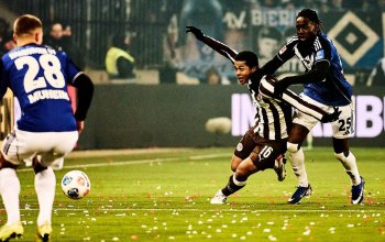 Hamburg, 23.01.2026, Millerntor-Stadion, Bundesliga, FC St. Pauli - Hamburger SV Joel Chima Fujita im Zweikampf mit Jordan Torunarigha. Copyright: Stefan Groenveld