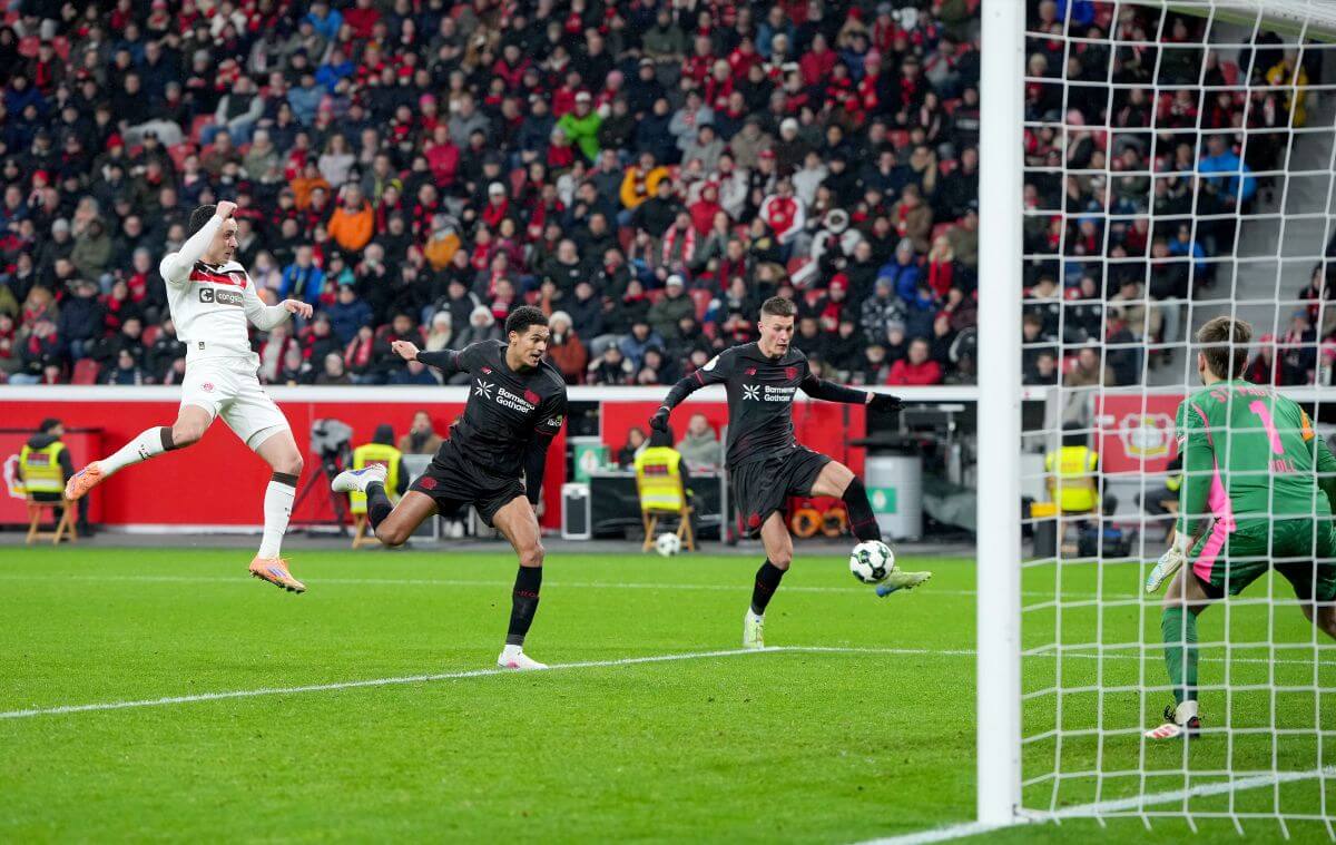 LEVERKUSEN, GERMANY - FEBRUARY 03: Patrik Schick of Bayer 04 Leverkusen scores his team's second goal during the DFB Cup Quarter Final match between Bayer 04 Leverkusen and FC St. Pauli at BayArena on February 03, 2026 in Leverkusen, Germany. (Photo by Pau Barrena/Getty Images)