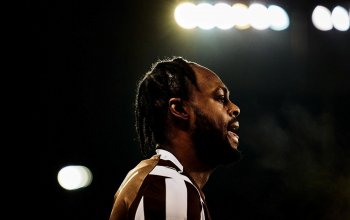 Hamburg, Deutschland, 13.12.2025, Fussball, Bundesliga, Millerntor-Stadion FC St. Pauli - 1. FC Heidenheim Ricky-Jade Jones (FC St. Pauli) im Spiel gegen den 1. FC Heidenheim, 13.12.2025, Millerntor. Copyright: Stefan Groenveld