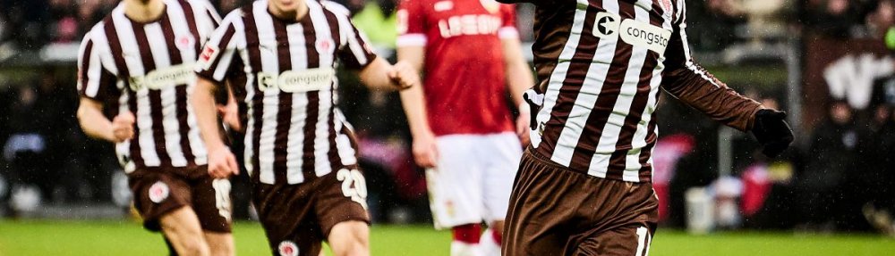 Hamburg, Deutschland, 07.02.2026, Millerntor.Stadion, Bundesliga, FC St. Pauli - VfB Stuttgart Danel Sinani (FC St. Pauli) feiert seinen Treffer zum 2:0 gegen den VfB Stuttgart. Copyright: Stefan Groenveld