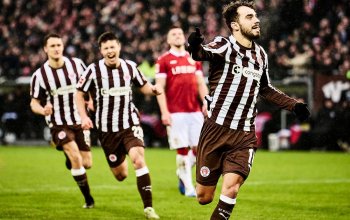 Hamburg, Deutschland, 07.02.2026, Millerntor.Stadion, Bundesliga, FC St. Pauli - VfB Stuttgart Danel Sinani (FC St. Pauli) feiert seinen Treffer zum 2:0 gegen den VfB Stuttgart. Copyright: Stefan Groenveld