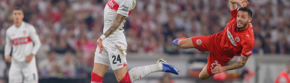STUTTGART, GERMANY - SEPTEMBER 19: Mathias Pereira Lage of FC St. Pauli challenges Jeff Chabot of VfB Stuttgart during the Bundesliga match between VfB Stuttgart and FC St. Pauli at MHPArena on September 19, 2025 in Stuttgart, Germany. (Photo by Christian Kaspar-Bartke/Getty Images)