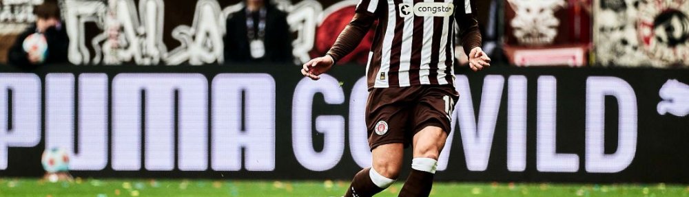 Hamburg, Deutschland, 08.03.2026, Millerntor-Stadion, FC St. Pauli - Eintracht Frankfurt Tomoya Ando führt den Ball im Spiel gegen Eintracht Frnakfurt. Copyright: Stefan Groenveld