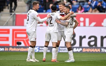 Hauke Wahl, Manolis Saliakas, Eric Smith und Mathias Pereira Lage feiern das Tor zum 1:0 des FC St. Pauli bei der TSG Hoffenheim. 28.02.2026 // (c) Sebastian Widmann/Getty Images via OneFootball