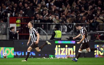 HAMBURG, GERMANY - APRIL 17: Karol Mets of FC St. Pauli celebrates scoring his team's first goal during the Bundesliga match between FC St. Pauli and 1. FC Köln at Millerntor Stadium on April 17, 2026 in Hamburg, Germany. (Photo by Stuart Franklin/Getty Images)