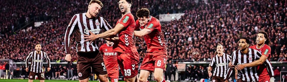 Hamburg, Deutschland, 17.04.2026, Bundesliga, Millerntor-Stadion, FC St. Pauli - 1. FC Köln Bei einem Eckball gehen Spieler des FC St. Pauli und des 1. FC Köln ins Kopfballduell. Copyright: Stefan Groenveld
