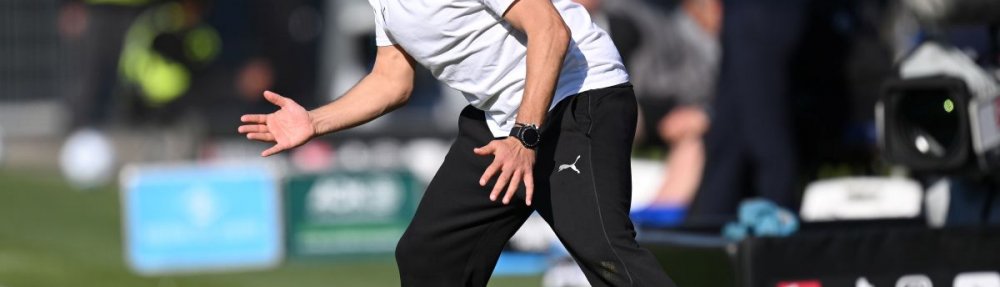 KIEL, GERMANY - APRIL 26: Marcel Rapp, head coach of Kiel shouts during the Bundesliga match between Holstein Kiel and Borussia Mönchengladbach at Holstein-Stadion on April 26, 2025 in Kiel, Germany. (Photo by Stuart Franklin/Getty Images)
