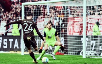 Connor Metcalfe erzielt ein Tor gegen den 1. FC Kaiserslautern.