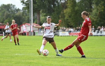 Gianna Nicoleit (FC St. Pauli) im Zweikampf beim Spiel beim SV TiMoNo am 13.09.2026. // (c) Andre van Elten