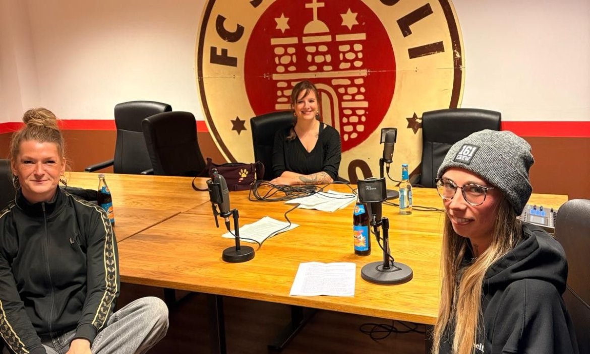 Female St. Pauli Stories #42: Loni & Kerstin