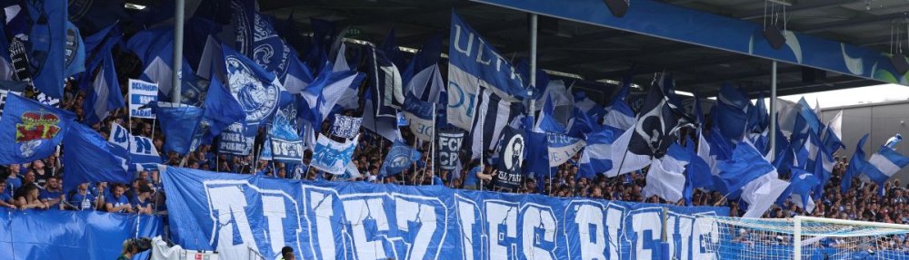 Darmstadt 98 Heimkurve beim Spiel gegen Union Berlin, 26.08.2023. // (c) Jörg Halisch/Getty Images via OneFootball